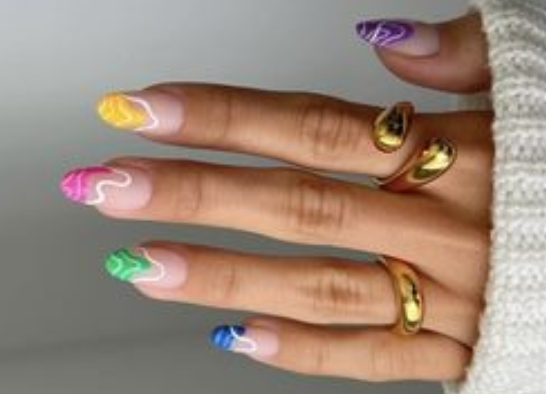 lignes_ongles_manucure